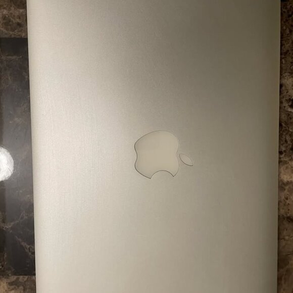 Macbook Air 11.6" 2015 - New Condition! w/Original Charger+Case! - Picture 2 of 3